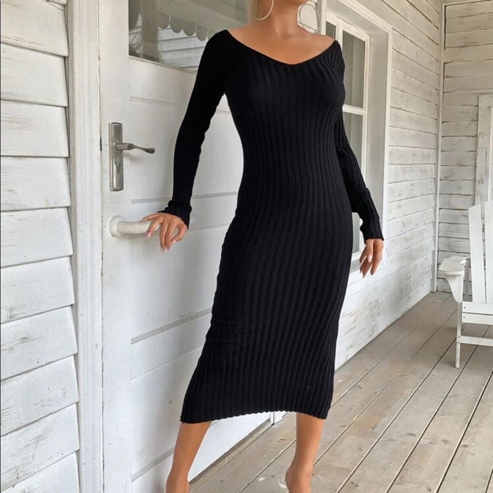 Black V neck ribbed knit sweater dress - Picture 7 of 15